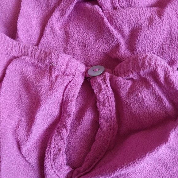 Ladies Medium top - Picture 9 of 9